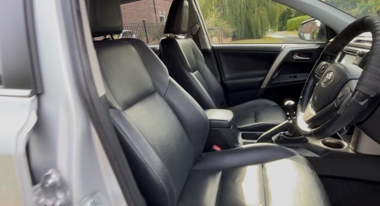 2014 (64) TOYOTA RAV4 2.2 D-4D INVINCIBLE 12 SERVICES! RUNS/DRIVES GREAT! LOVELY