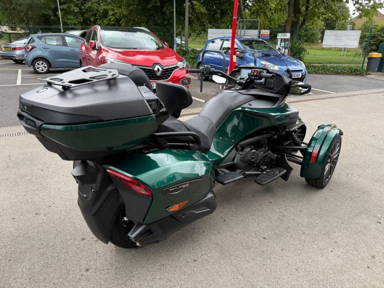 2025 Can-Am Spyder F3 Limited 1330cc 6 speed semiauto trike British Racing Green
