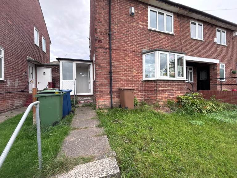 2 Bedroom House to rent on St Lukes Road in Pennywell, Sunderland!