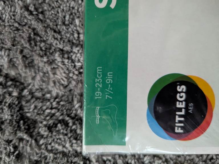 Fitlegs Medical Travel DVT Compression  unisex Socks.  Size Small