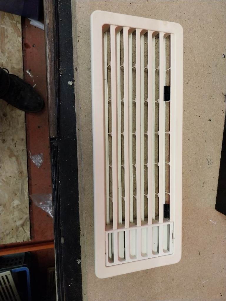 2007 Bailey caravan top fridge vent 