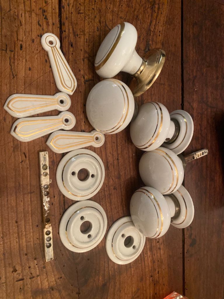 Free - 5 vintage ceramic door knobs