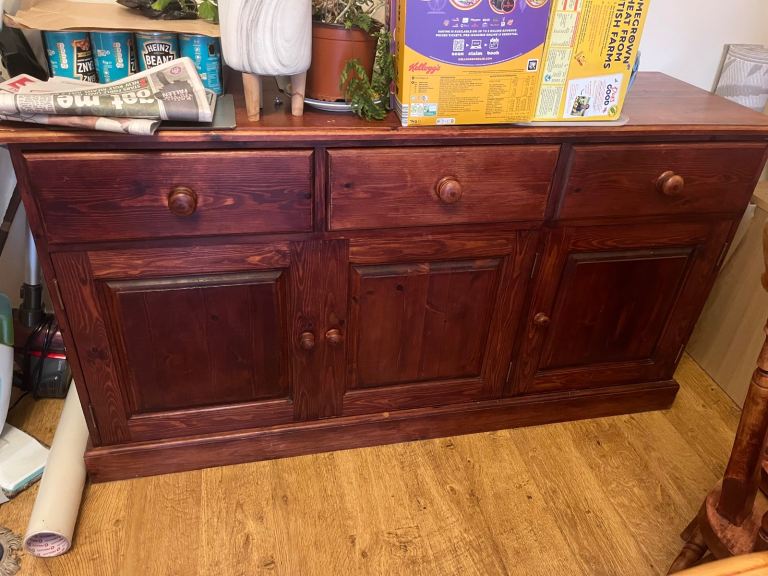 Solid wooden sideboard with 3 draws and 3 cupboards