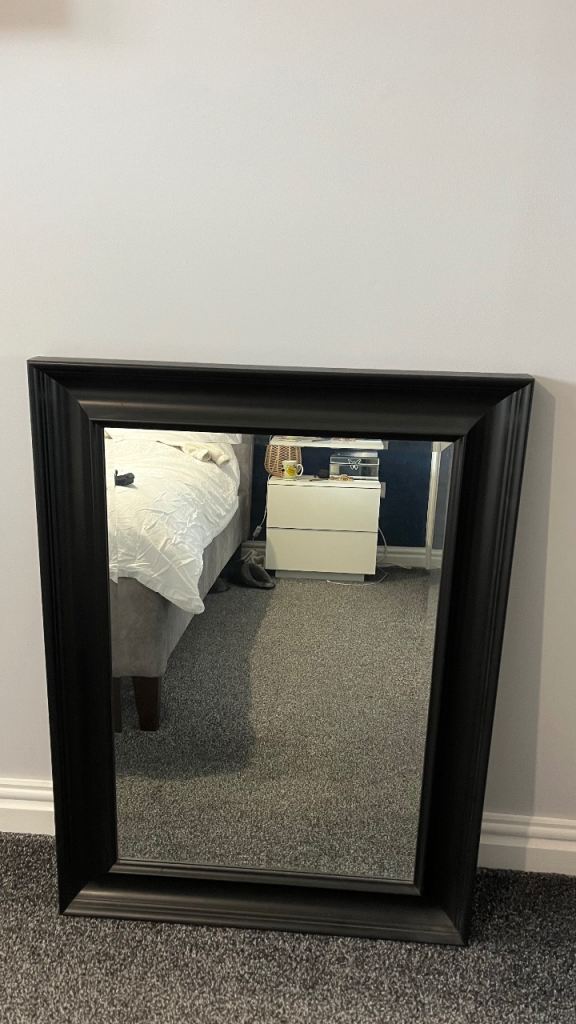 Black sturdy mirror great quality