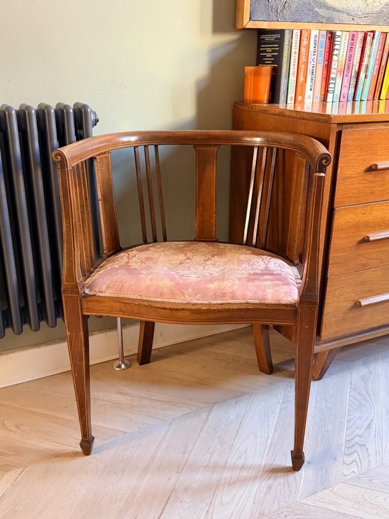 Vintage Wooden Tub Chair with Pink Upholstery – Good Condition