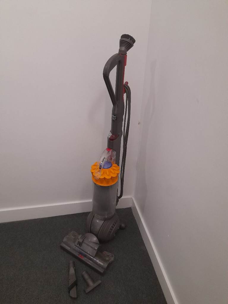 BARGAIN DYSON DC40 BAGLESS VACUUM CLEANER