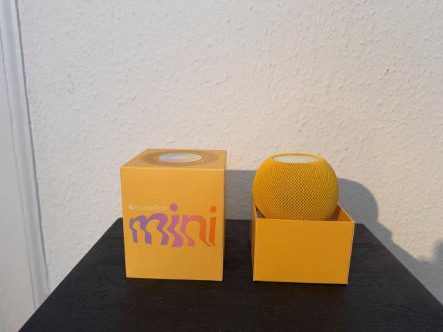 Apple Pod mini Yellow イエロー２台セットほぼ未使用 Apple HomePod mini (Yellow) — Like New, Boxed with Charger | in