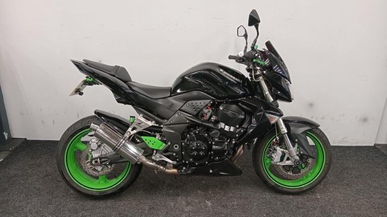 KAWASAKI Z1000 ** TWIN BEOWOLF EXHAUSTS - TAIL TIDY - 12 MONTH MOT **