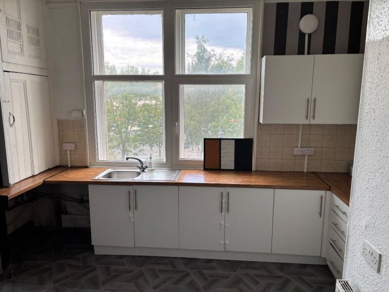 4 bedroom flat to rent 