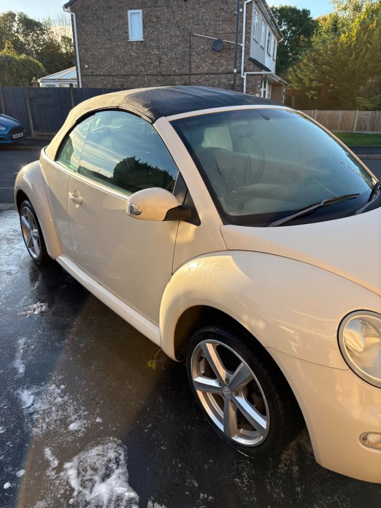 Volkswagen, BEETLE, Convertible, 2005, Manual, 1596 (cc), 2 doors