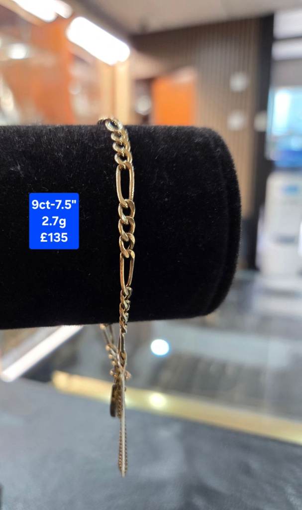 Various 9ct gold bracelets