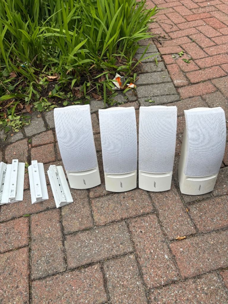 4 Bose speakers 