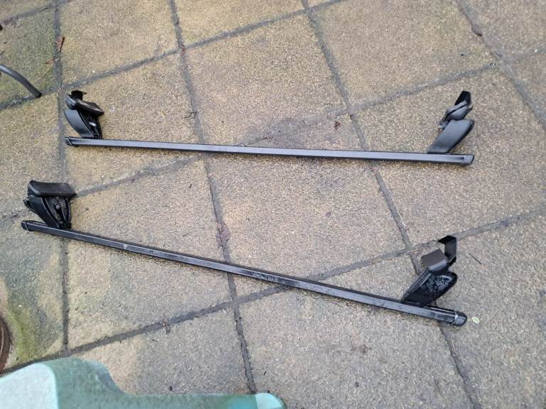 Roof box bars and fittings