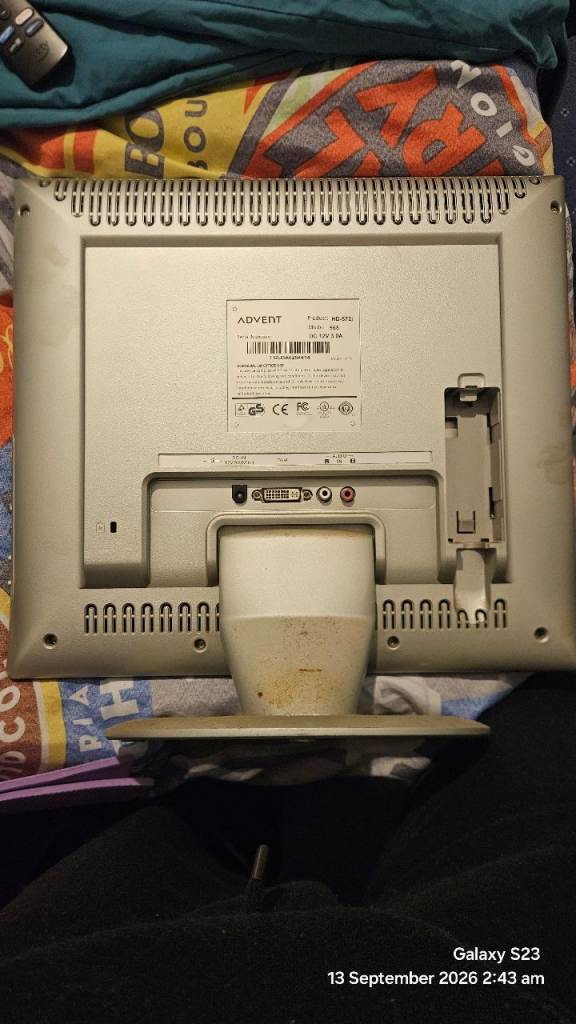 Advent 17" LCD Computer Monitor (Model 568 / HD-572i)
