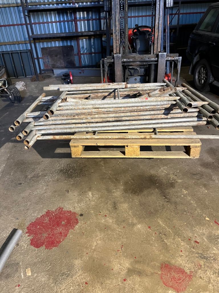 Galvanised steel scaffold tower 