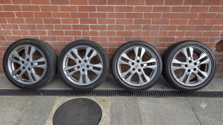 Honda Civic Alloy Wheels and tyres 17"