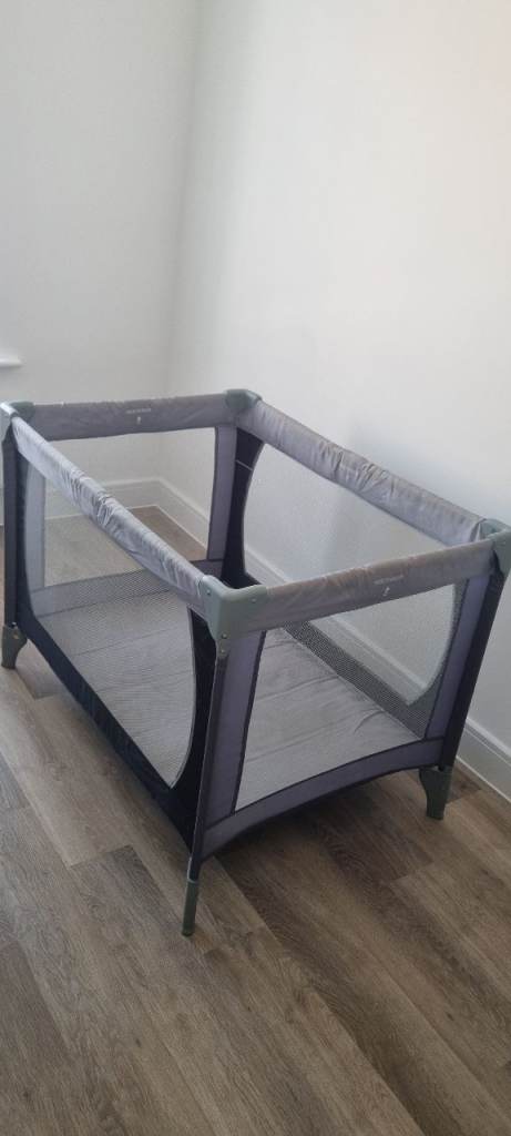 Hauck Travel Cot
