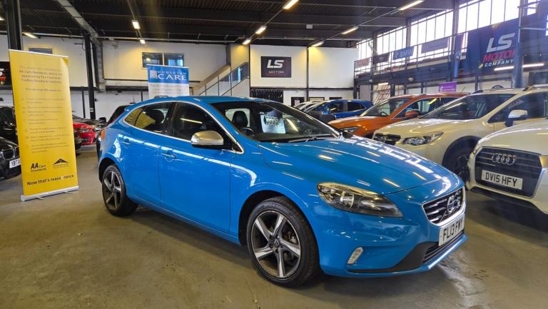 2013 Volvo V40 D2 R DESIGN 5dr HATCHBACK Diesel Manual