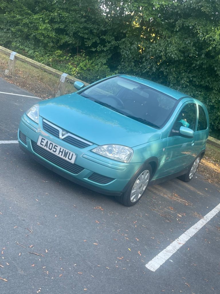 Corsa 2005 project for sale