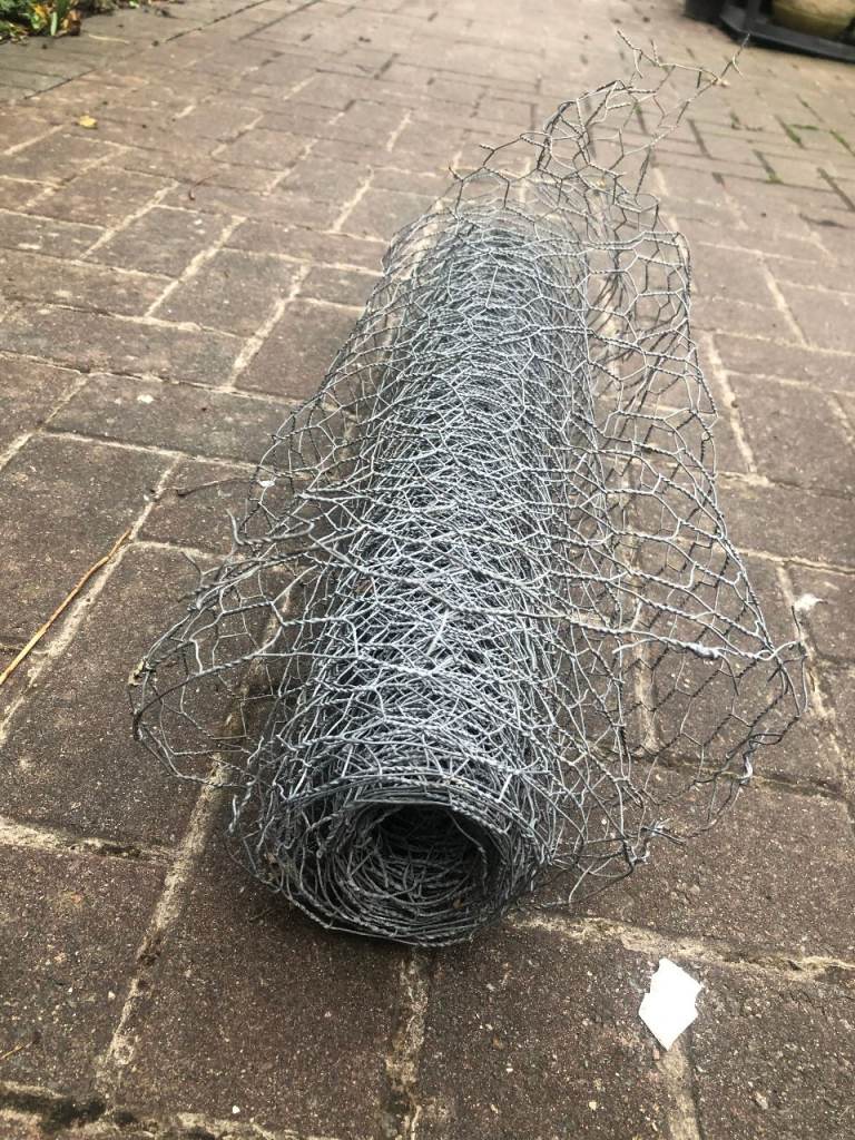 Fence chicken wire metal 60cm tall