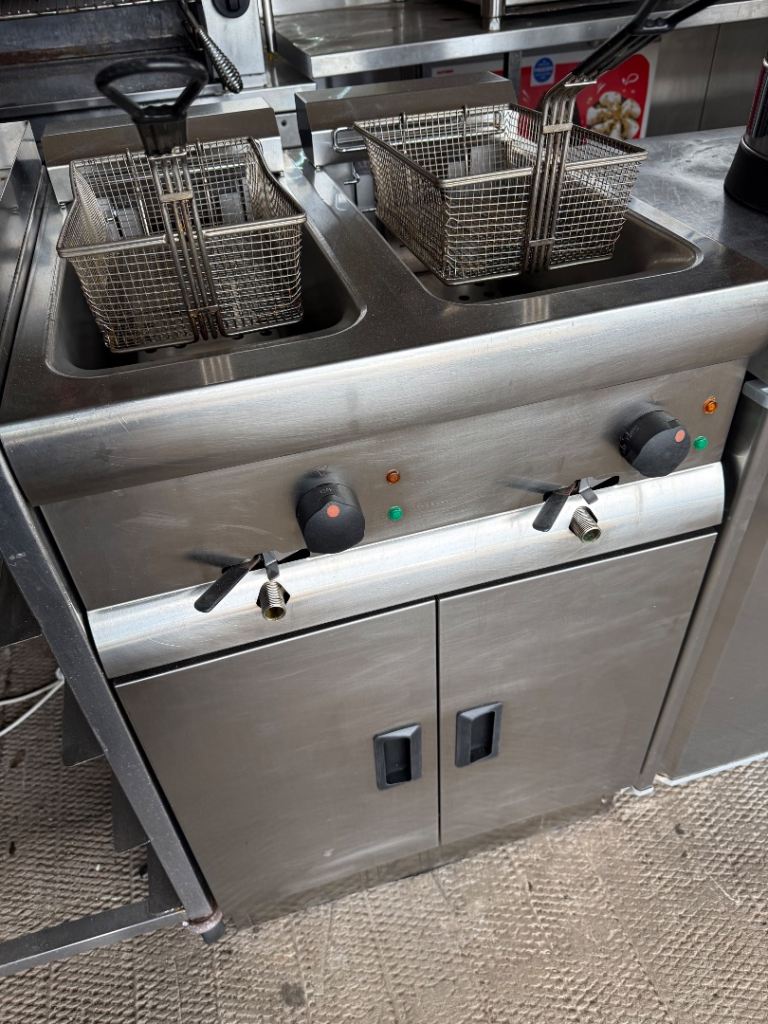 Lincat 30Amp Double Electric Fryer Leckwith Appliances 