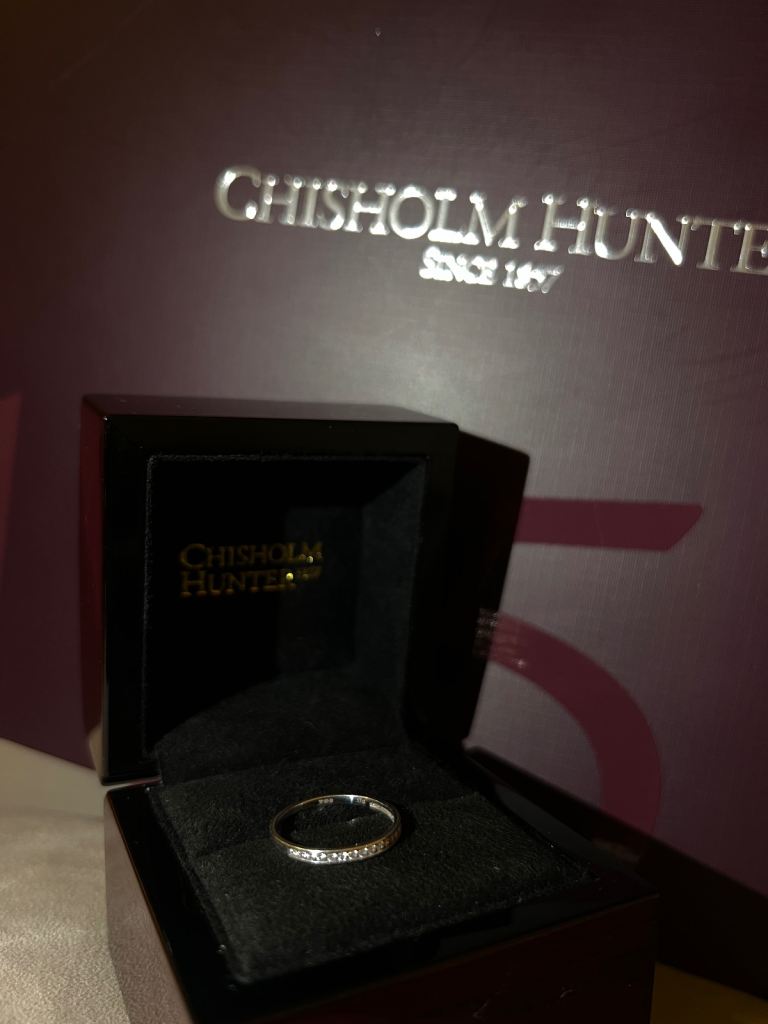 18ct White Gold Diamond Wedding Ring – Chisholm Hunter