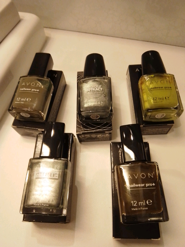 NEW AVON NAIL POLISH X 5 BUNDLE
