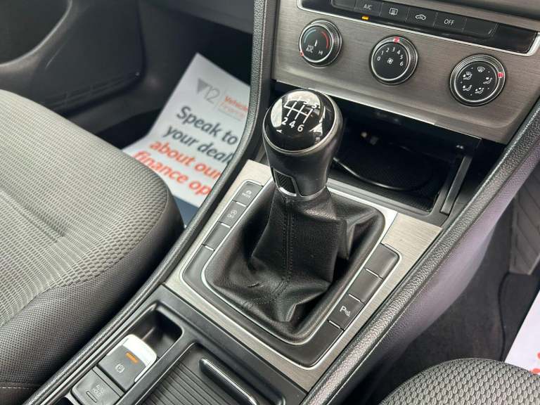 VOLKSWAGEN GOLF 1.4 TSI BlueMotion Tech SE Red Manual Petrol 2013