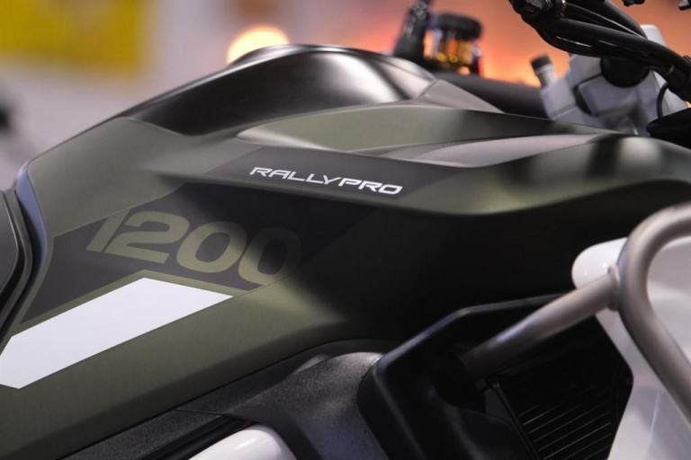 Triumph Tiger 1200 Rally Pro Adventure - Arrow End Can