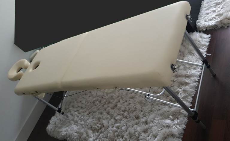 Portable cream massage / beauty table - like new