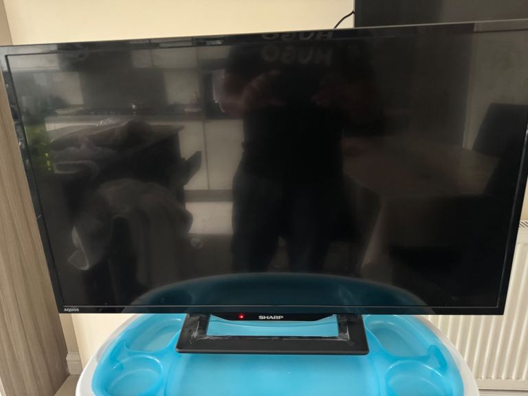 Sharp Aquos 32inch LCD TV