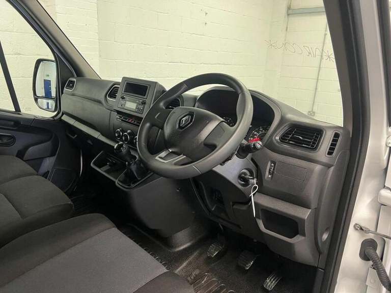 2023 Renault Master LM35dCi 135 Business+ Medium Roof Van PANEL VAN DIESEL Manual