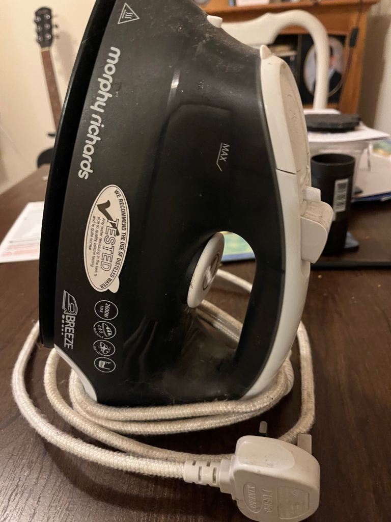 Morphy Richards Breeze Steam Iron.