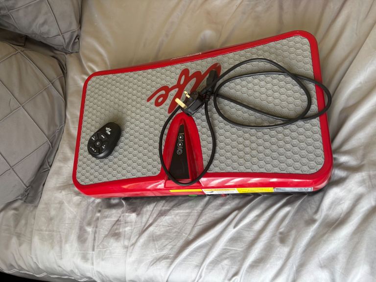 VibraPower VIBRA LIFE With Shoulder Bag & Remote Control – Red £50 ono