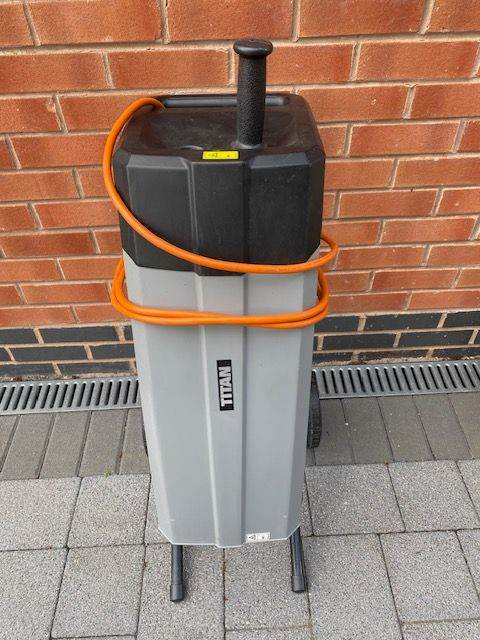 Titan Rapid Garden Shredder 2400W Motor 40mm Diameter Branches