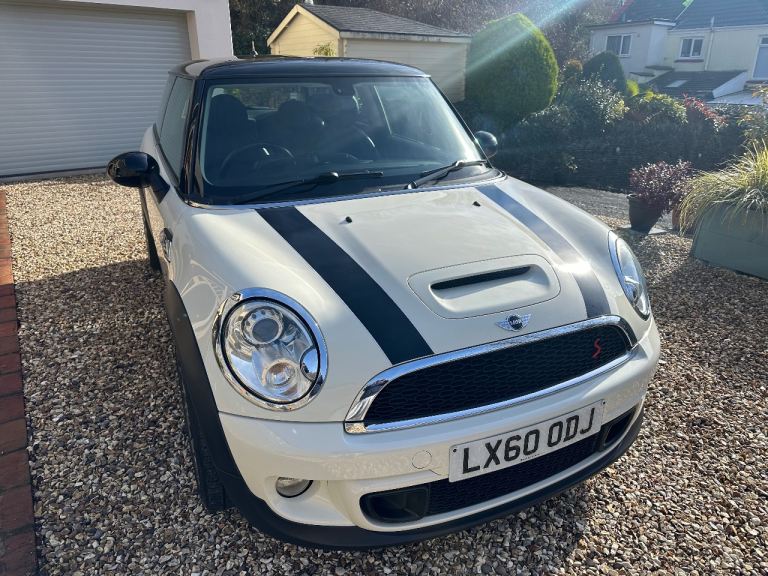 2010 Mini Cooper S hatchback - LCI facelift model - N18 engine - Great Spec!