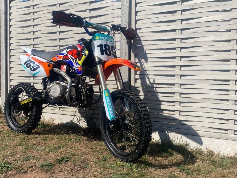 Red bull racing thump 