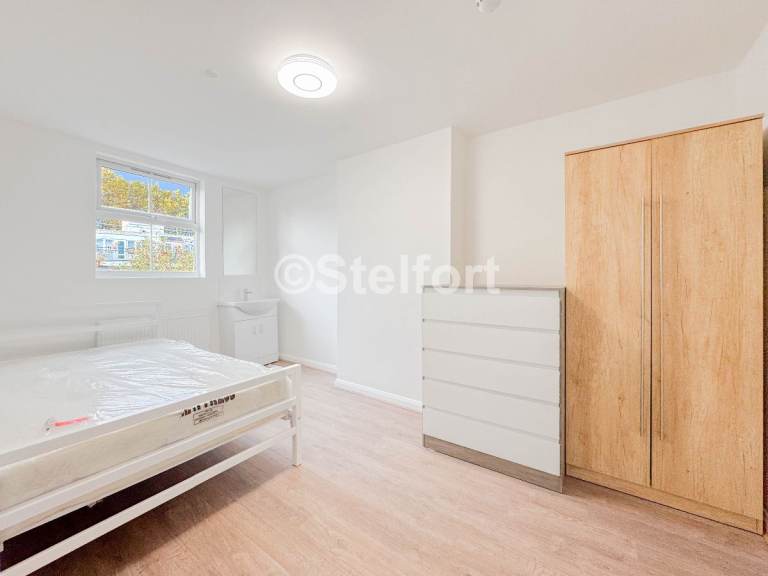 1 bedroom in Queens Crescent, London NW5