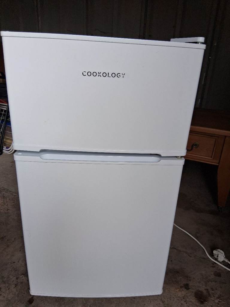 Cookology Fridge Freezer – White, Good Condition