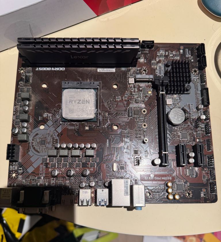 Msi RTX 2060, Ryzen 5 5600, 32gb ddr4 RAM, MSI B450M PRO M2 V2