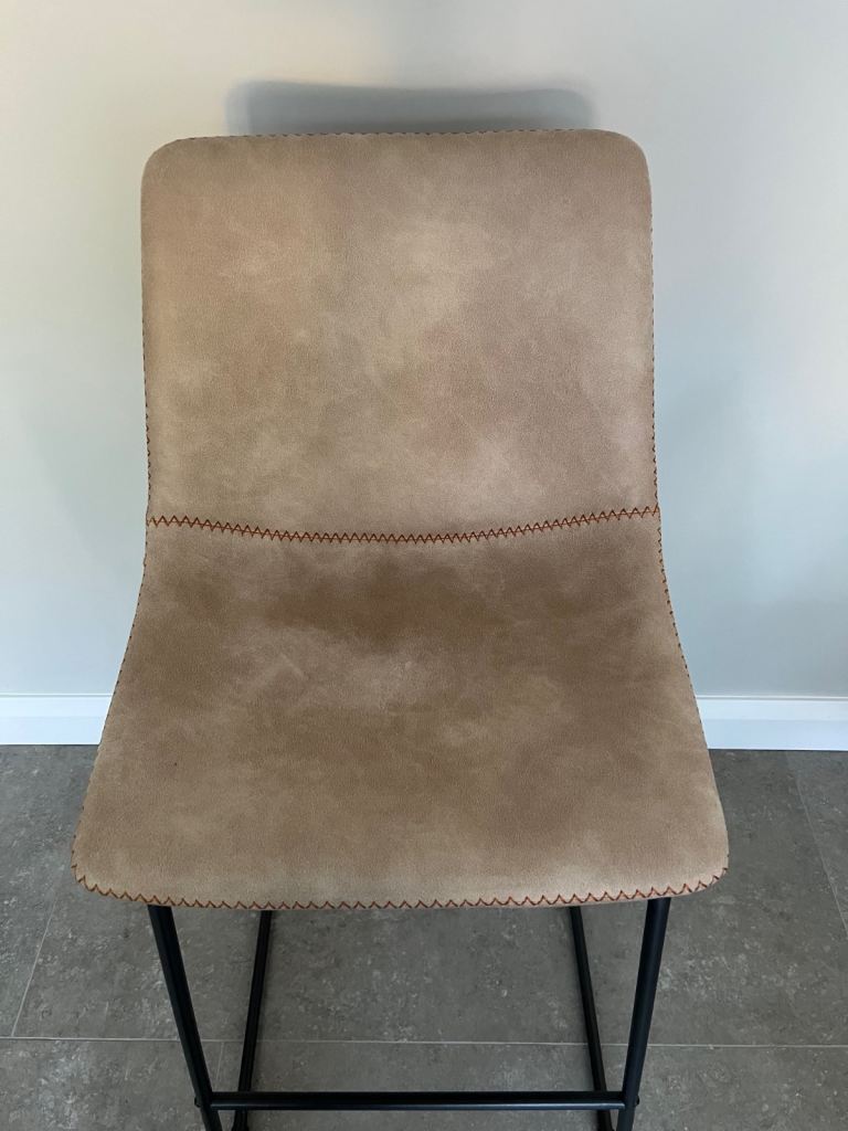 Bar stool