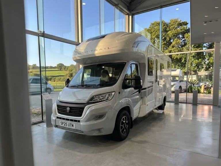 2025 Auto-Trail Expedition C73