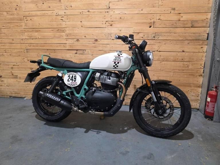 2025 Royal Enfield Bear 650 650 Roadster/Retro Petrol Constant mesh Euro 5 (47 ps) Roadster/Retro...