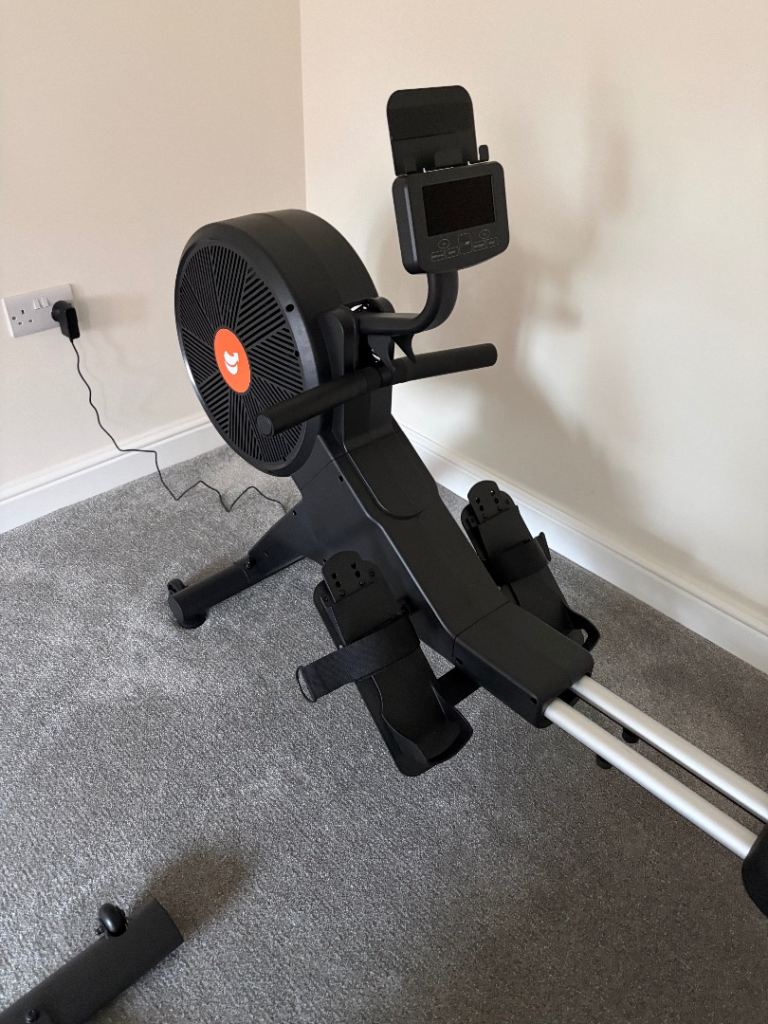 FITT Row Smart - Compact Home Rowing Machine Black, Good Condition | in ...