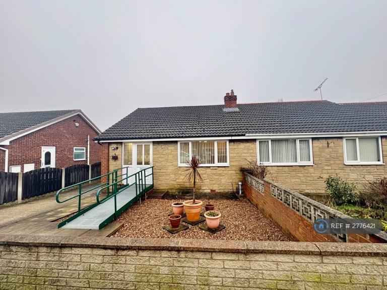 2 bedroom house in Brocklehurst Avenue, Barnsley, S70 (2 bed) (#2776421)