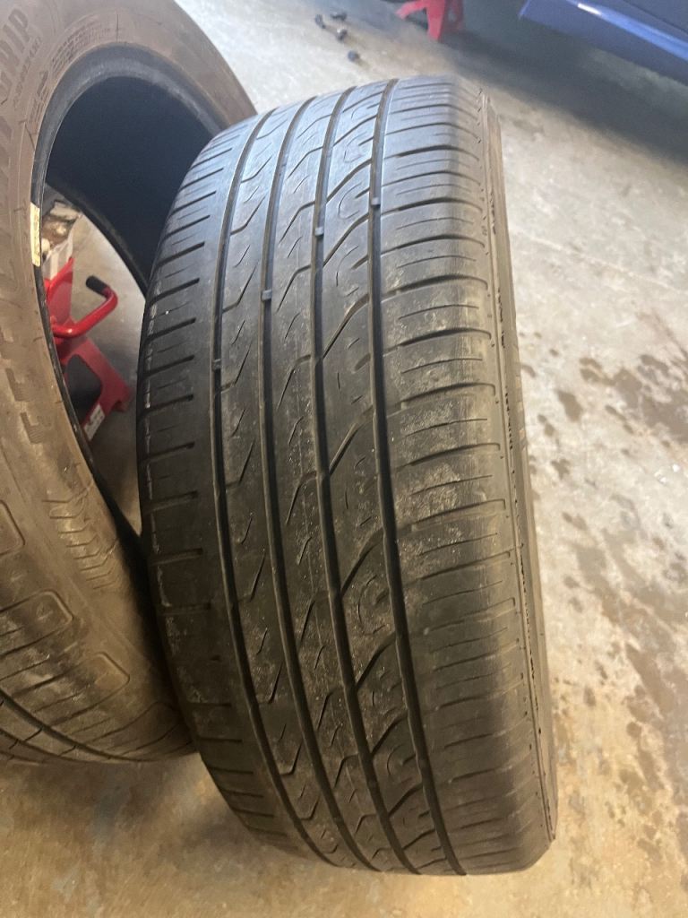 2x part  worn tyres 