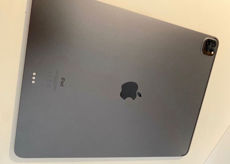 Apple iPad Pro 12.9-inch 128GB – Good Condition