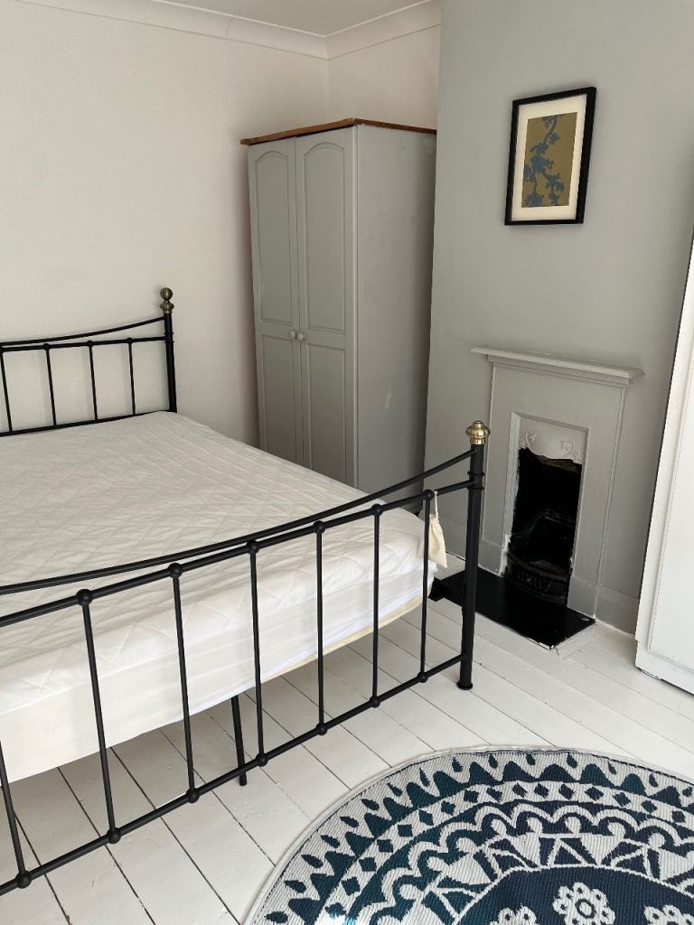 🤗🌷🤗🌷Large bright clean room in a quiet house available NOW/ March 🤗🌷🤗🌷