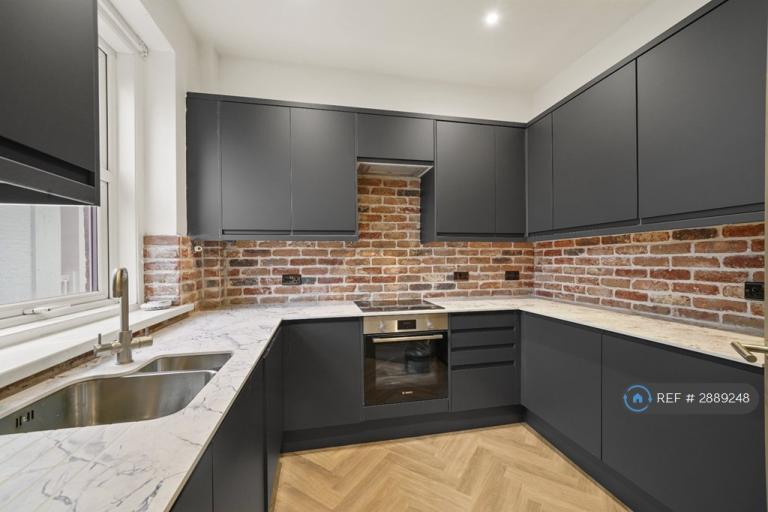 2 bedroom flat in Richmond Chambers, Bournemouth, BH2 (2 bed) (#2889248)