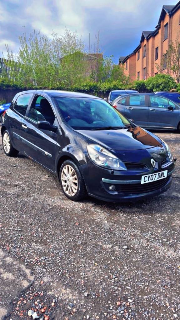 RENAULT CLIO 1.4 DIESEL MOT AUGUST STARTS N DRIVES GREAT CHEAP ON INSURANCE